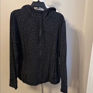 Lululemon Women's Black Patterned Hoodie size 12